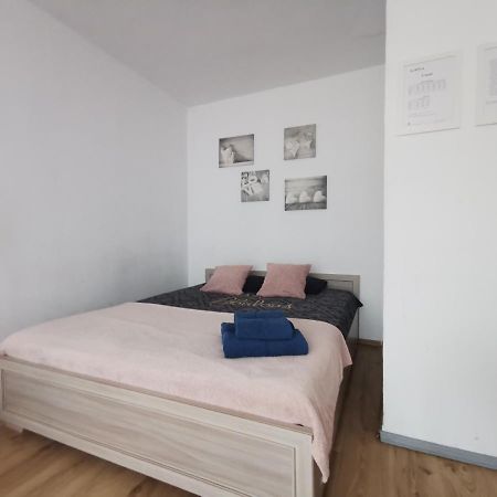 Kawalerka Z Balkonem 27 Apartment Częstochowa Exterior foto