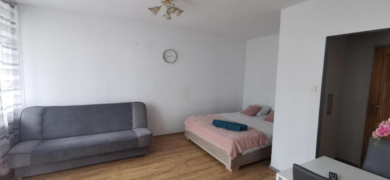 Kawalerka Z Balkonem 27 Apartment Częstochowa Exterior foto