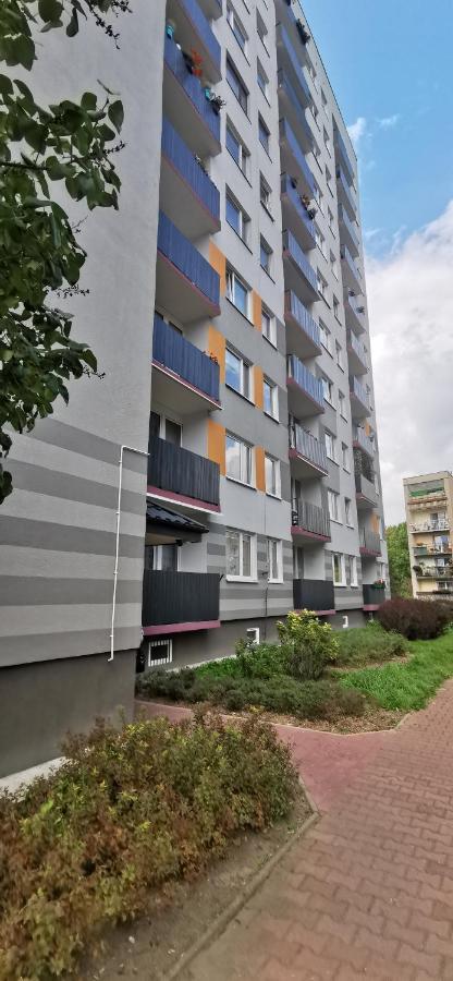 Kawalerka Z Balkonem 27 Apartment Częstochowa Exterior foto