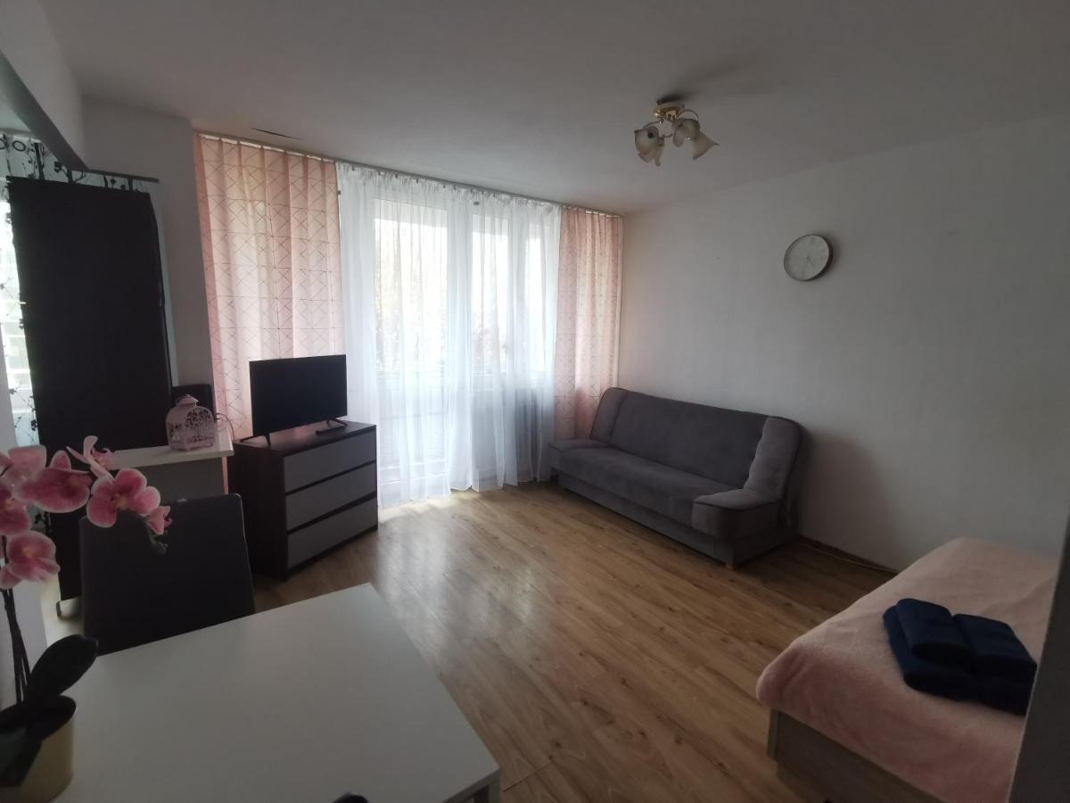 Kawalerka Z Balkonem 27 Apartment Częstochowa Exterior foto